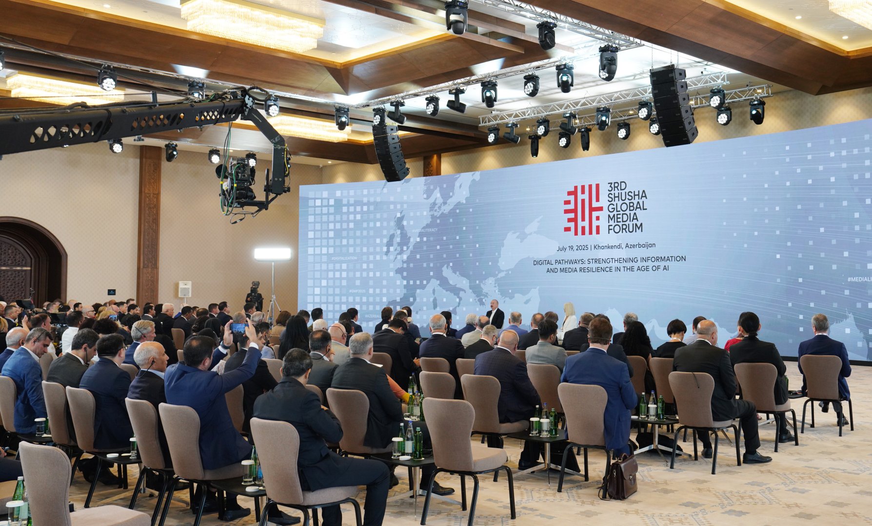 President Ilham Aliyev attends meeting with participants of 3rd Shusha Global Media Forum (PHOTO/VIDEO)
