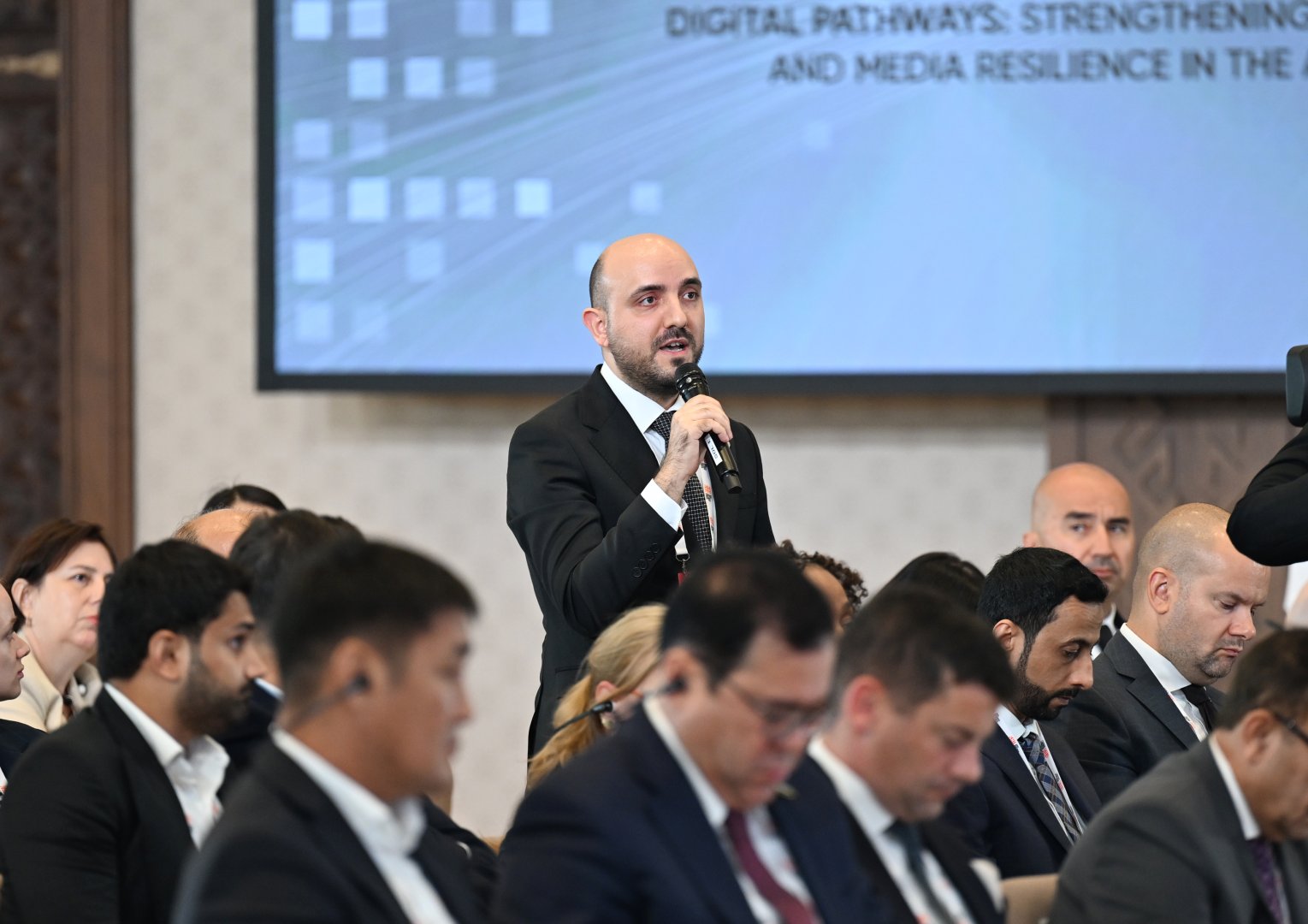 President Ilham Aliyev attends meeting with participants of 3rd Shusha Global Media Forum (PHOTO/VIDEO)