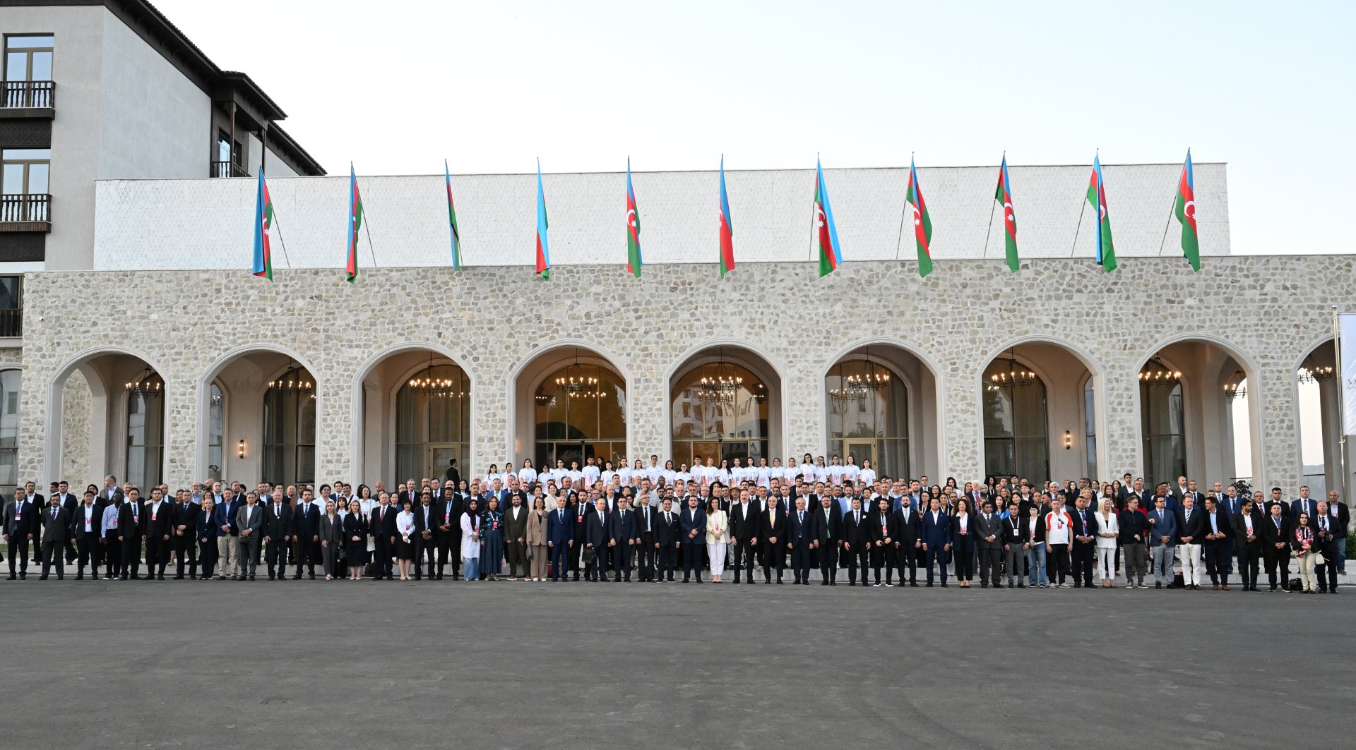 President Ilham Aliyev attends meeting with participants of 3rd Shusha Global Media Forum (PHOTO/VIDEO)