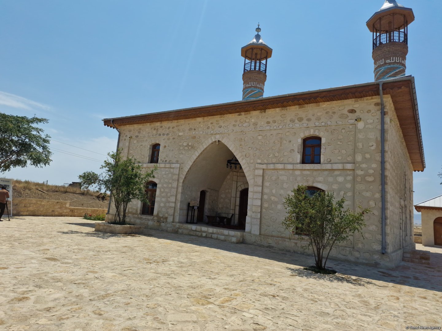 Azerbaijan spotlights devastation of historic Giyasly mosque amid Armenian occupation (PHOTO)