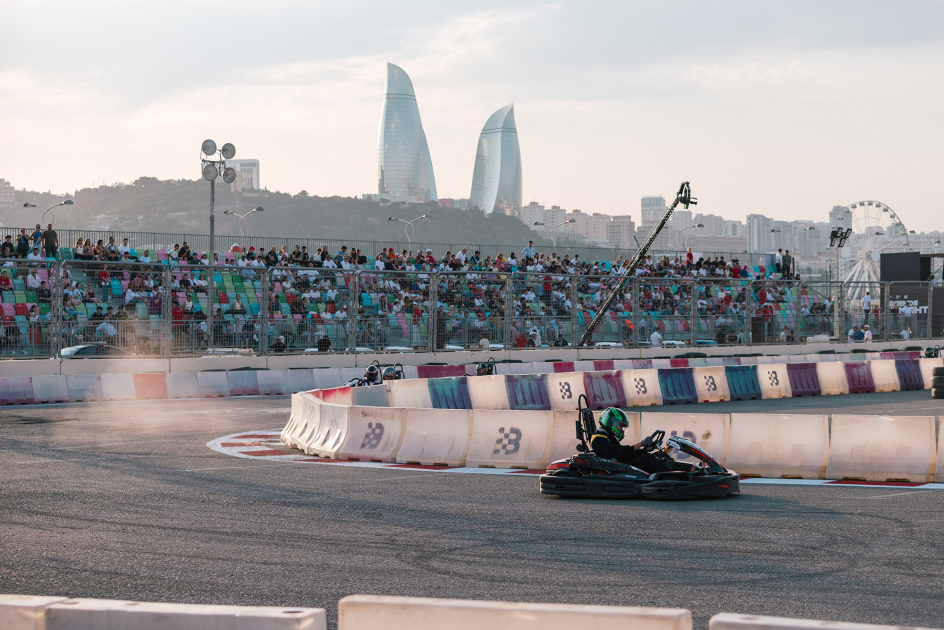 “Legends of The Night” stun Baku: Legend Cars, karting finale, and drift show (PHOTO)