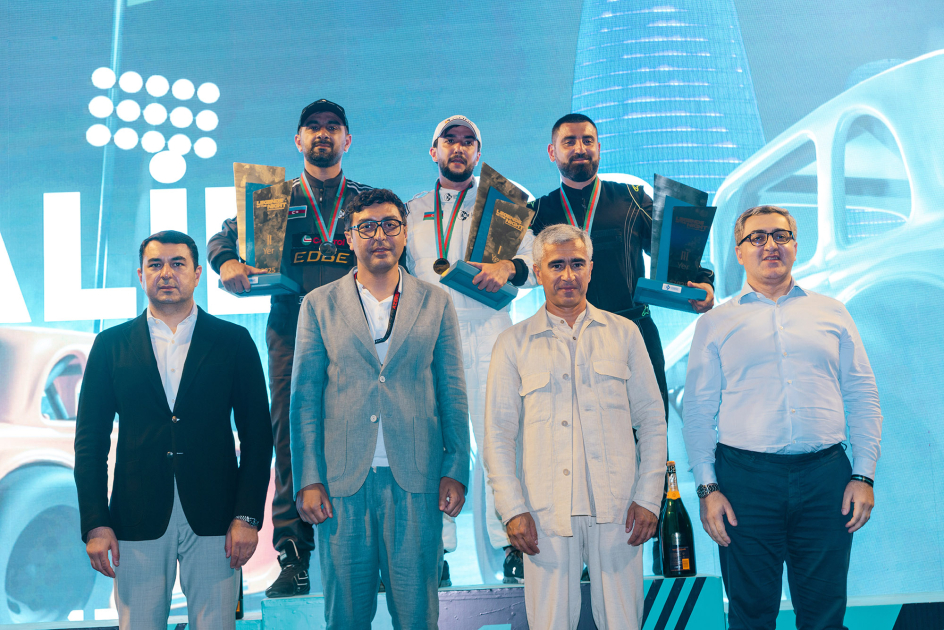 “Legends of The Night” stun Baku: Legend Cars, karting finale, and drift show (PHOTO)