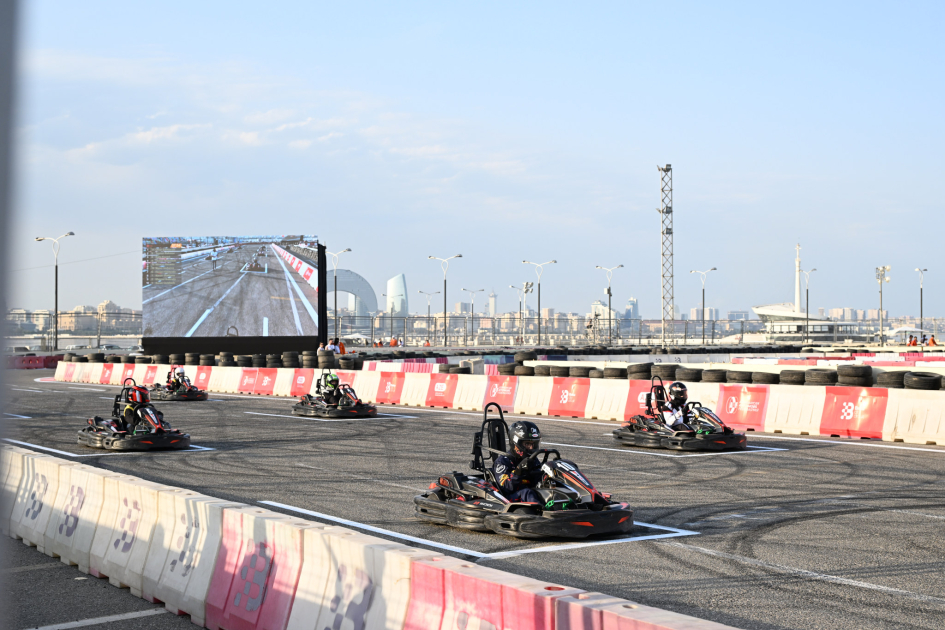 “Legends of The Night” stun Baku: Legend Cars, karting finale, and drift show (PHOTO)