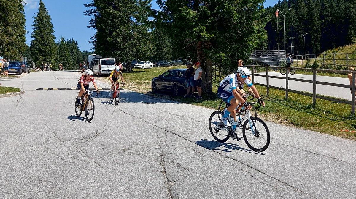 Slovenian army holds road cycling championship on Pokljuka (PHOTO)
