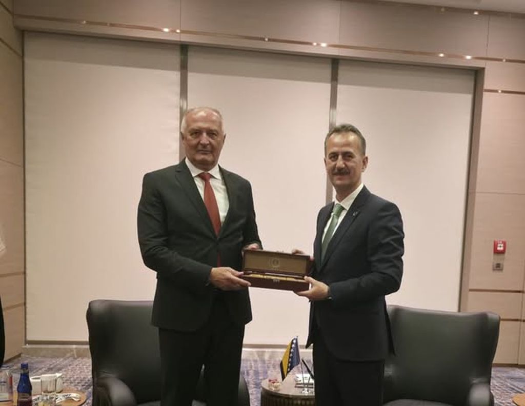 Bosnia, Türkiye deepen defense ties at IDEF 2025 (PHOTO)