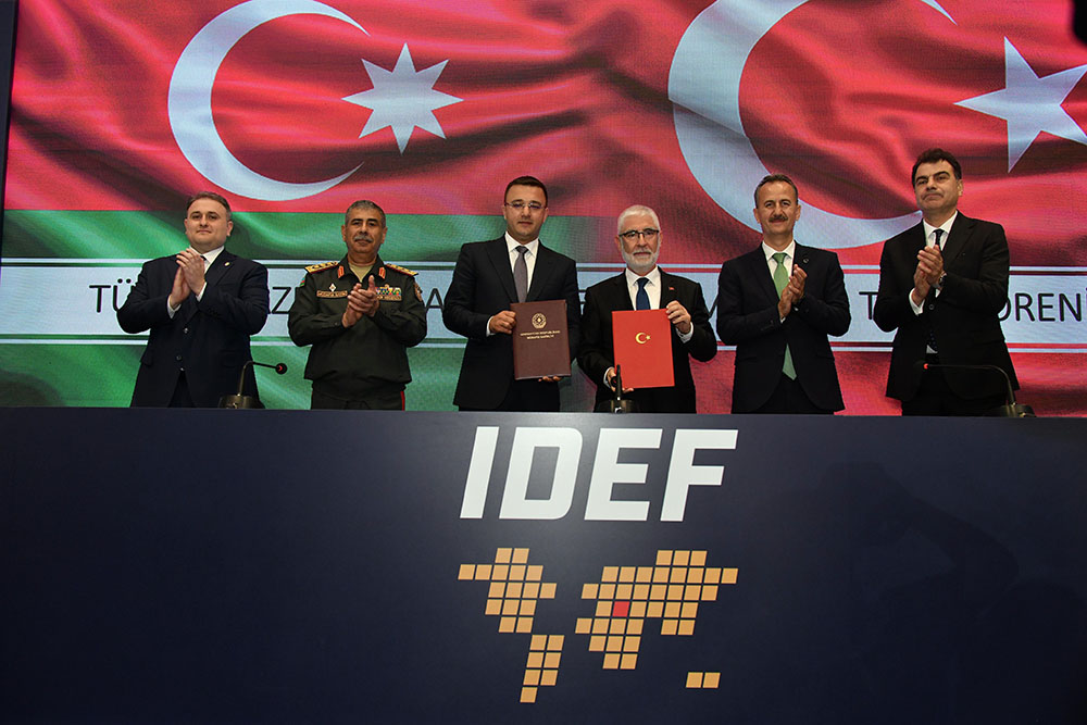 Azerbaijani defense industry marks milestone with signing ceremony at IDEF 2025