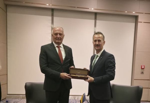Bosnia, Türkiye deepen defense ties at IDEF 2025 (PHOTO)