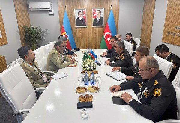 Azerbaijan, Pakistan parley future military ties in Türkiye's Istanbul (PHOTO)