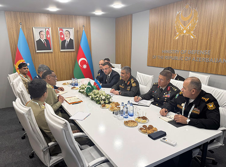 Azerbaijan, Pakistan parley future military ties in Türkiye's Istanbul (PHOTO)