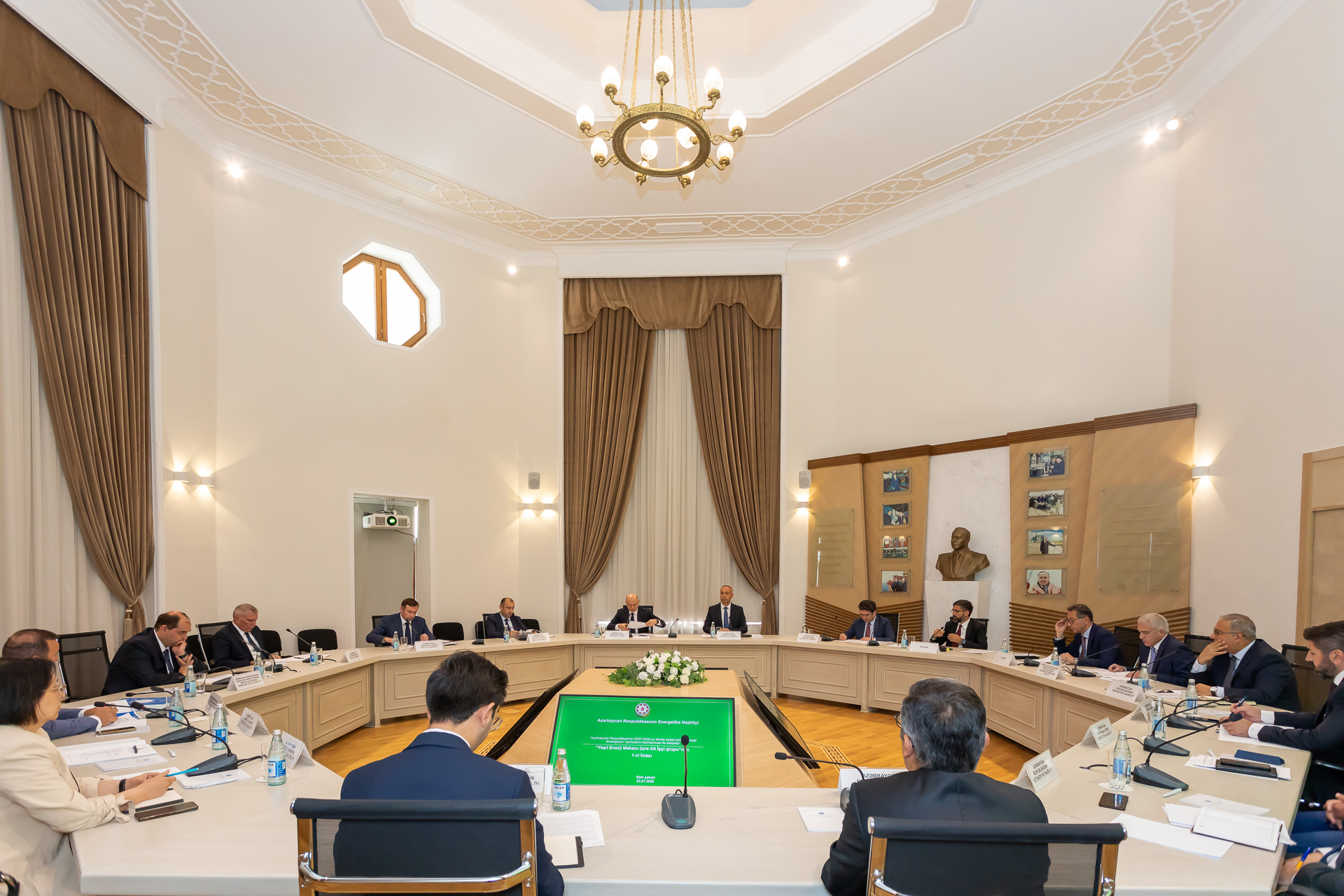 Azerbaijan holds first meeting of sub-working group on green energy dev't