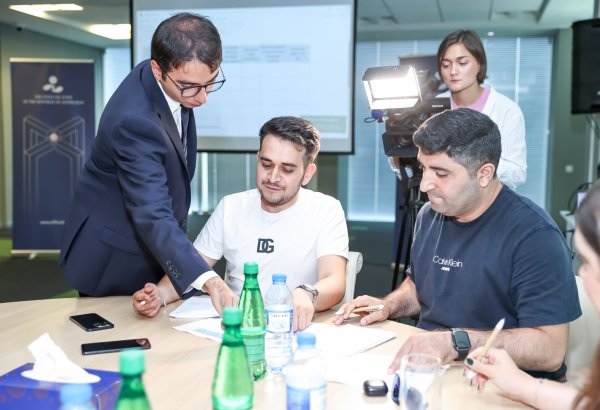 Azerbaijan's SOFAZ holds training for media representatives (PHOTO)
