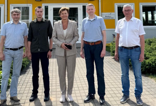 Latvian foreign minister talks EU budget and trade with regional businesses