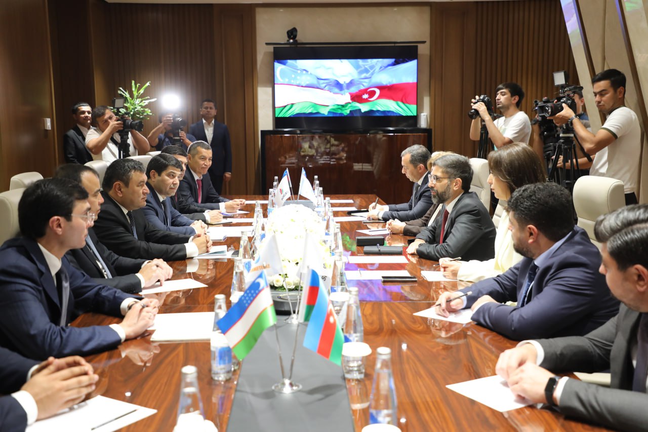 SOCAR, Uzbekneftegaz sign agreement to explore hydrocarbons in Ustyurt region (PHOTO)