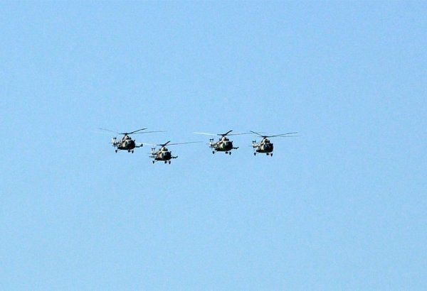 Azerbaijan’s military aviators sharpen skills with training flights (PHOTO)