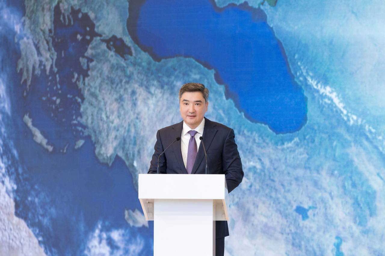 Kazakhstan calls on Caspian states for joint action on sea's decline