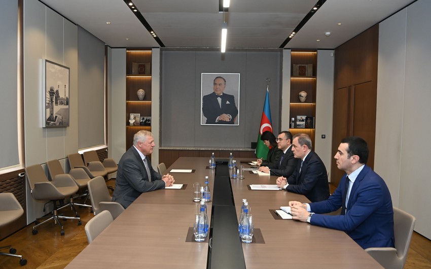 Azerbaijani FM receives Slovak ambassador on completion of diplomatic tenure