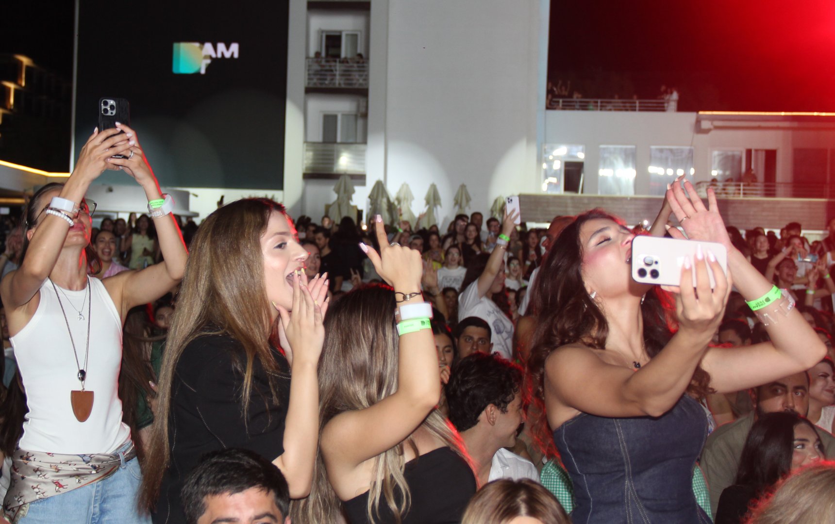 Dream Fest turns up heat in Azerbaijan's Baku with wild finale of beats and lights (PHOTO)