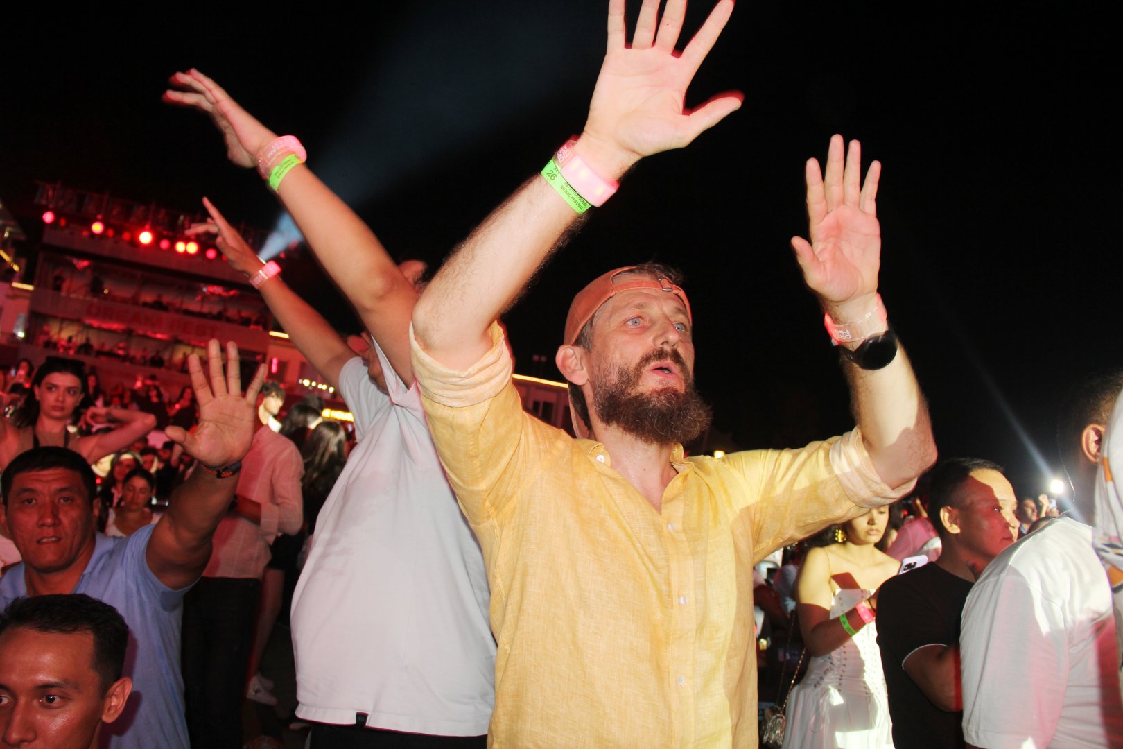 Dream Fest turns up heat in Azerbaijan's Baku with wild finale of beats and lights (PHOTO)