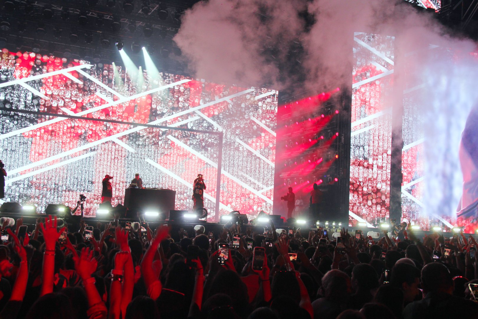 Dream Fest turns up heat in Azerbaijan's Baku with wild finale of beats and lights (PHOTO)