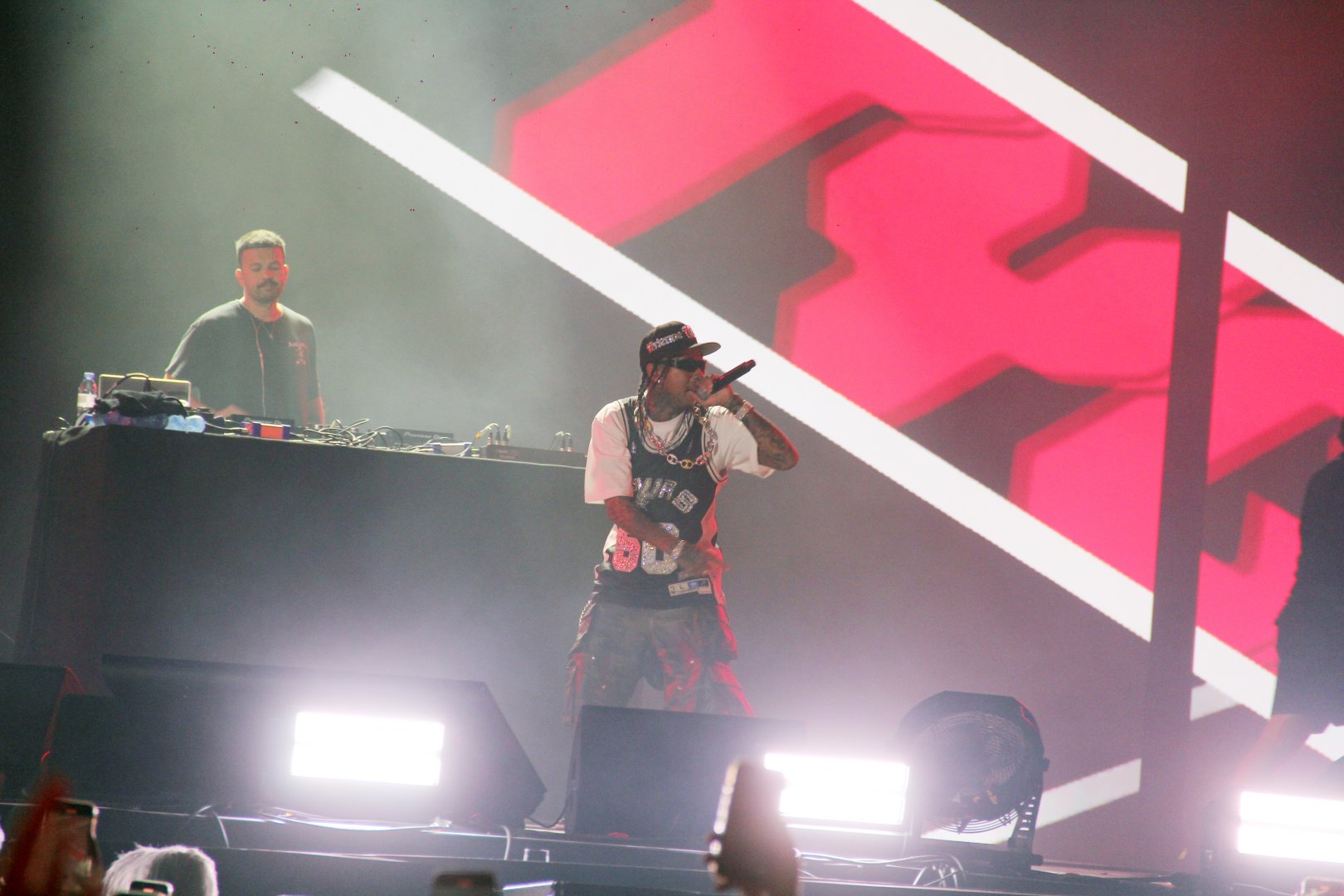 Dream Fest turns up heat in Azerbaijan's Baku with wild finale of beats and lights (PHOTO)