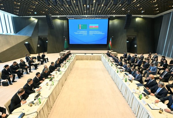 Azerbaijani-Turkmen joint intergovernmental commission views fresh outlooks (PHOTO)