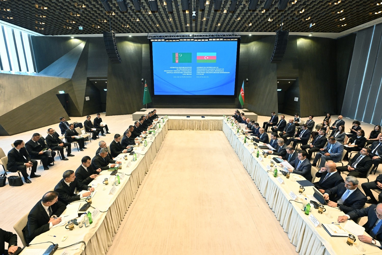 Azerbaijani-Turkmen joint intergovernmental commission views fresh outlooks (PHOTO)
