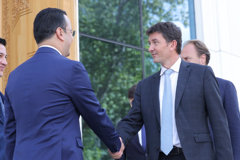 Uzbekistan teams up with Airbus to launch advanced pilot training program