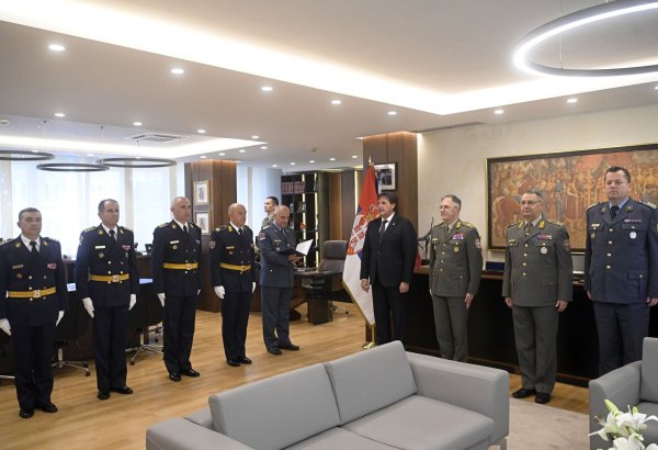 Serbian defense minister presents key land force appointments (PHOTO)