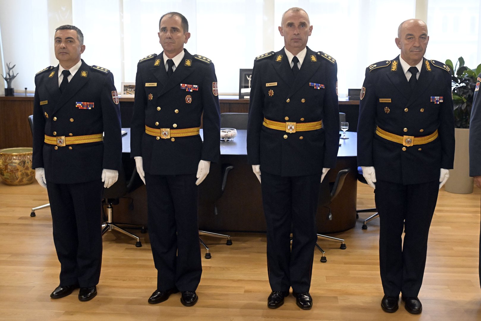 Serbian defense minister presents key land force appointments (PHOTO)
