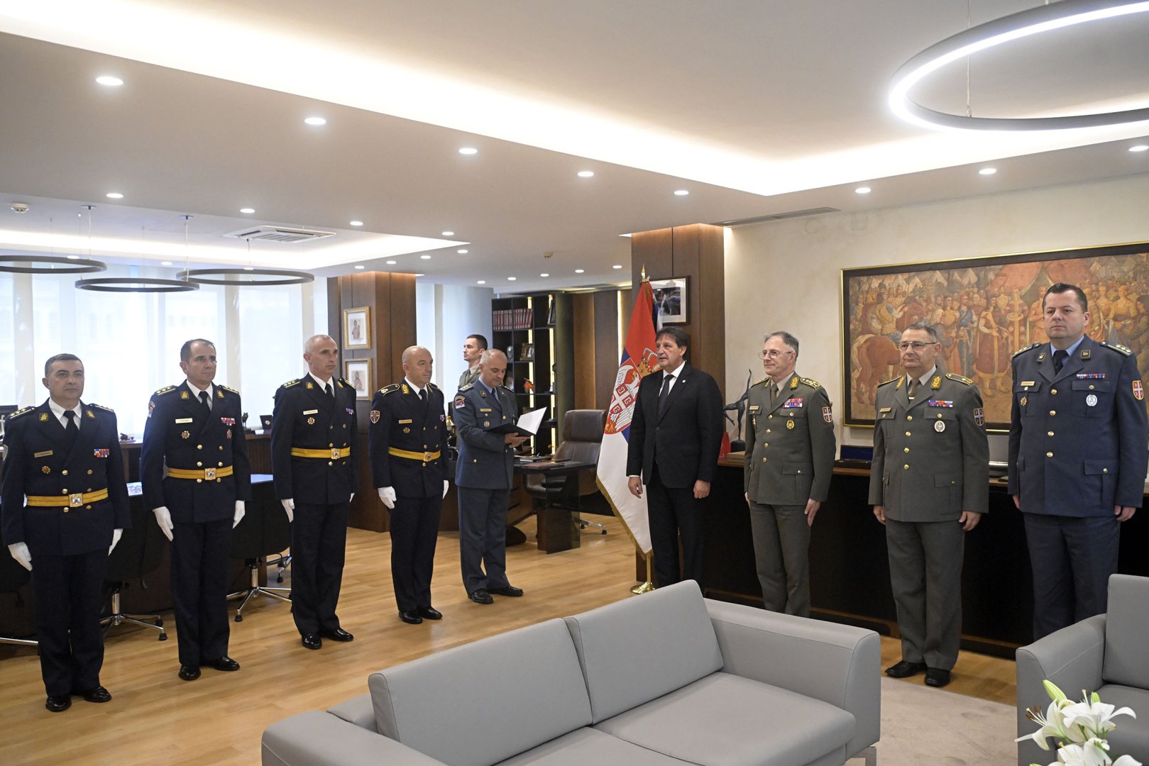 Serbian defense minister presents key land force appointments (PHOTO)
