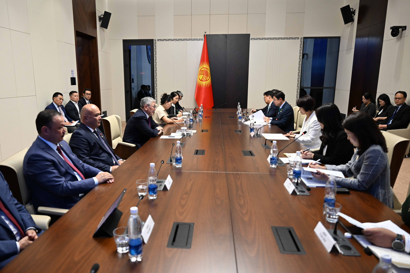 Kyrgyzstan sets ambitious goals to reduce greenhouse gas emissions