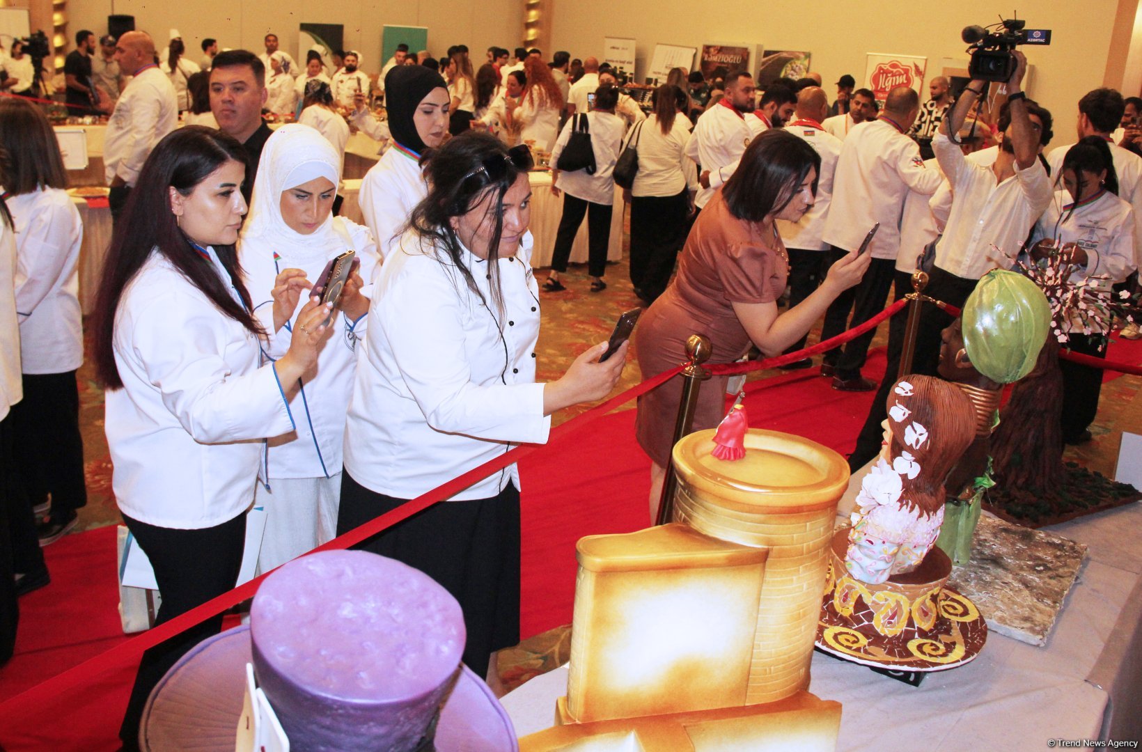 Azerbaijan's Baku hosts first Int'l Confectionery and Bakery Art Championship (PHOTO)