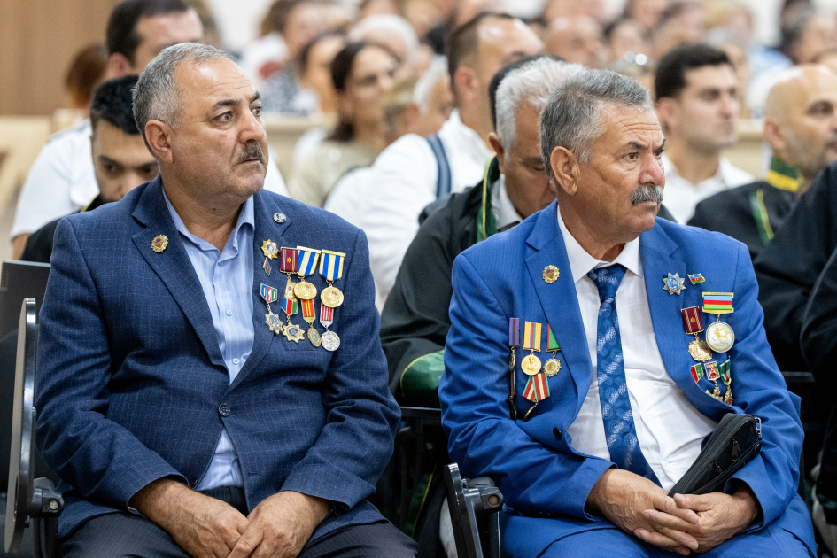 Armenian armed forces' house-destroying victims and mine victims testify in court (PHOTO)