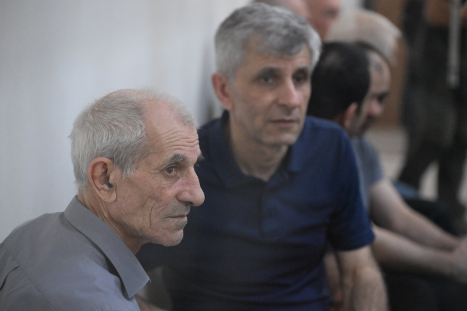 Armenian armed forces' house-destroying victims and mine victims testify in court (PHOTO)