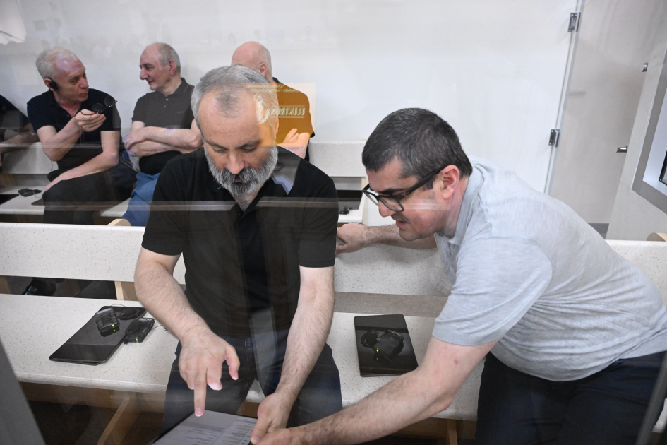 Armenian armed forces' house-destroying victims and mine victims testify in court (PHOTO)