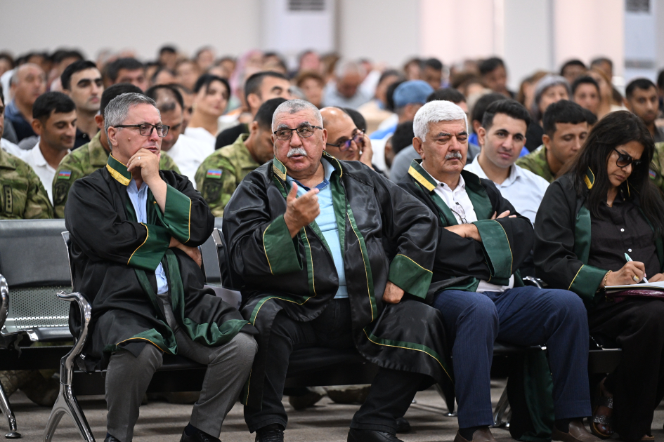 Armenian armed forces' house-destroying victims and mine victims testify in court (PHOTO)