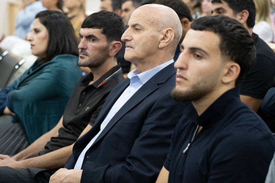 Armenian armed forces' house-destroying victims and mine victims testify in court (PHOTO)