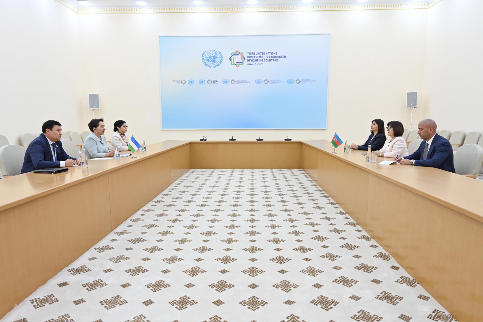 Azerbaijani Parliament head meets with Chairperson of Uzbekistan's Senate in Turkmenistan (PHOTO)