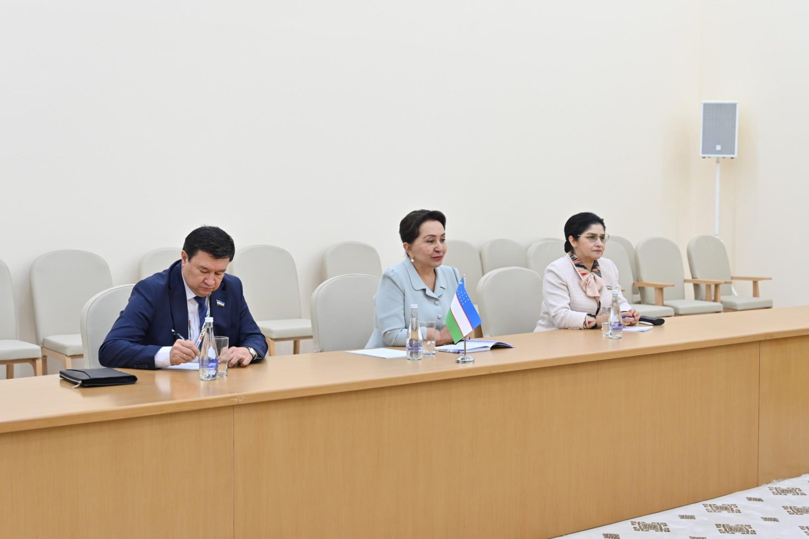 Azerbaijani Parliament head meets with Chairperson of Uzbekistan's Senate in Turkmenistan (PHOTO)