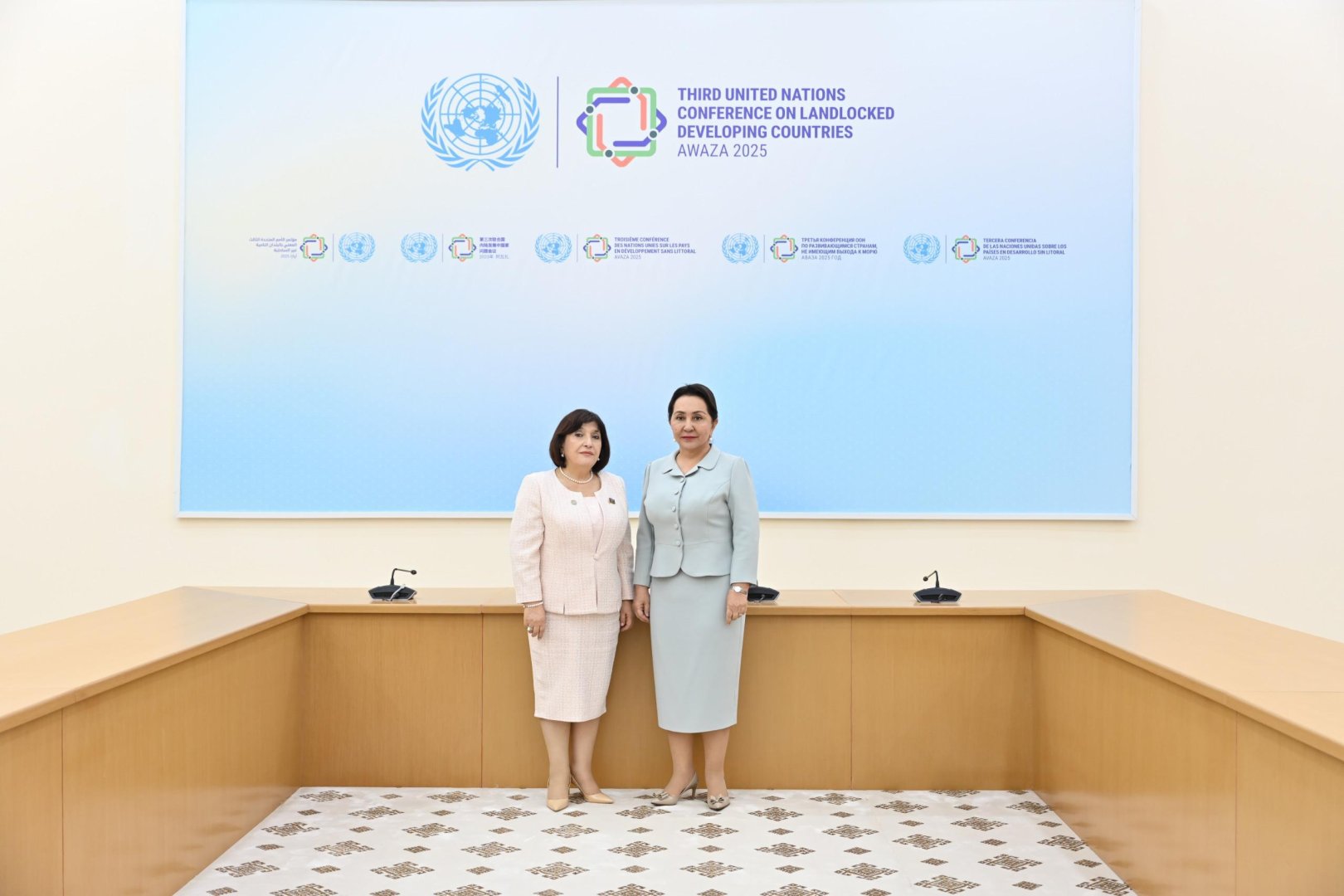 Azerbaijani Parliament head meets with Chairperson of Uzbekistan's Senate in Turkmenistan (PHOTO)