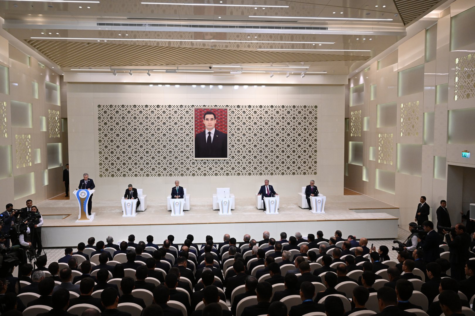 Azerbaijani PM attends prep session for 7th consultative meeting of Central Asian leaders in Turkmenbashi (PHOTO)