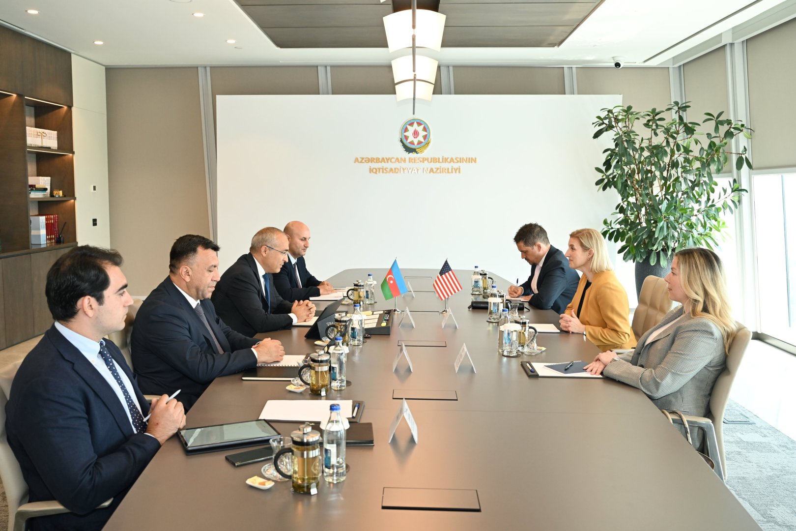 Azerbaijan, US explore new avenues for economic and trade cooperation