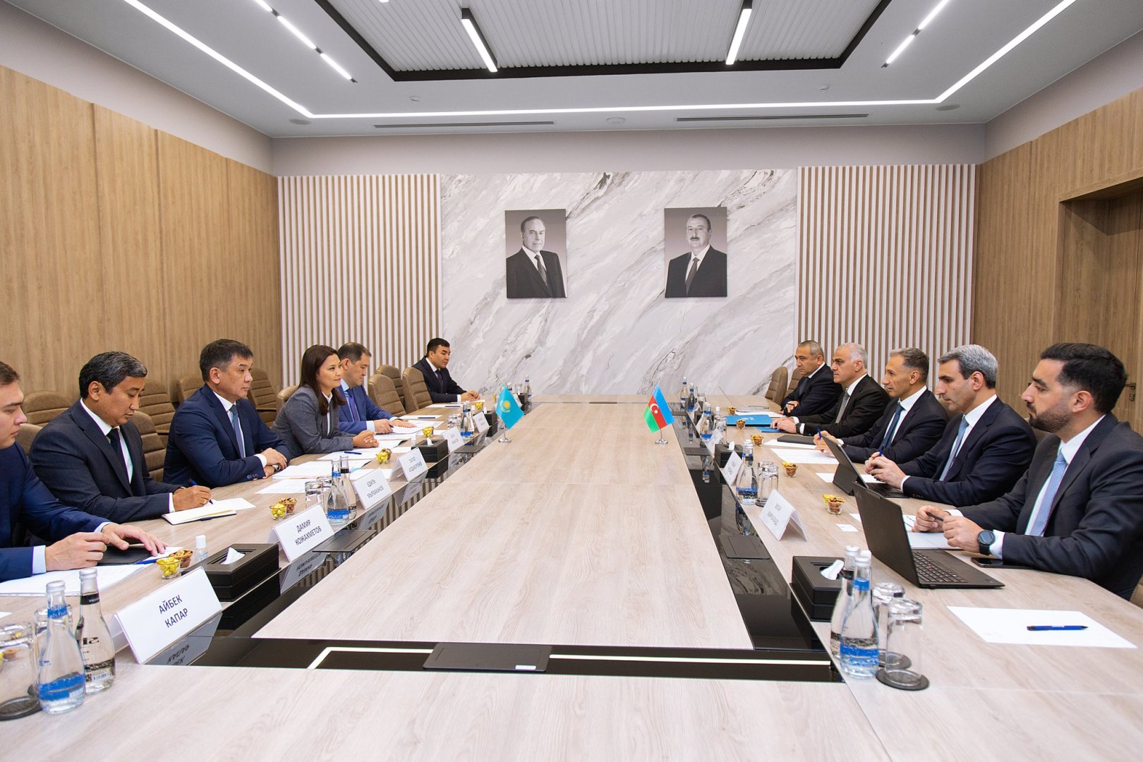 Azerbaijan, Kazakhstan debate dev't of Middle Corridor, digitalization of logistics routes
