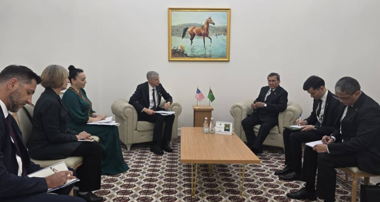 Turkmenistan, US discuss bilateral ties at UN Conference in Awaza