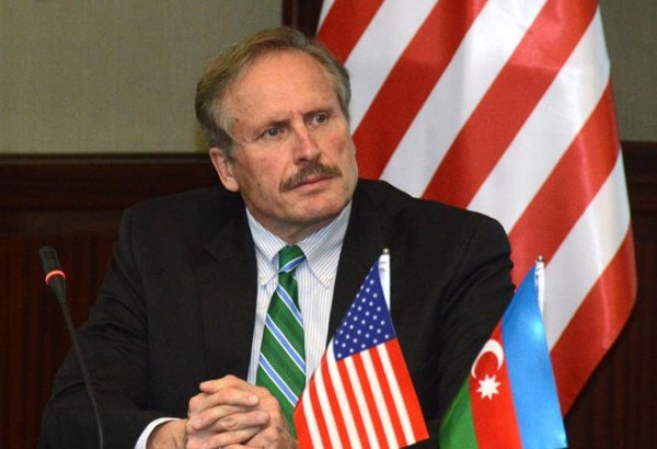 Ex-US ambassador hails expected initialing of Azerbaijani-Armenian peace deal text