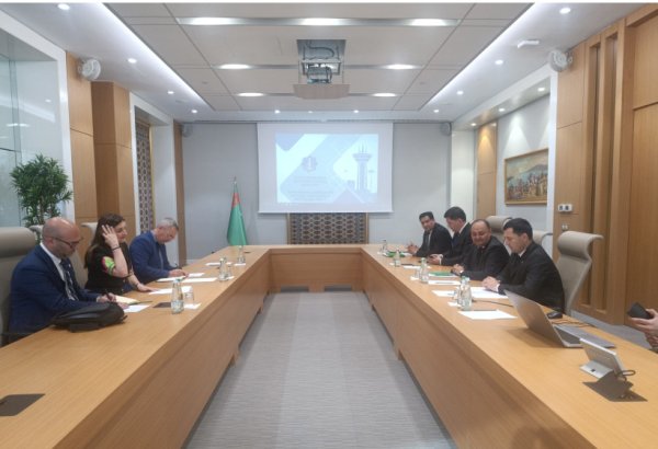 Turkmenistan and Cyprus discuss maritime transport and logistics сooperation