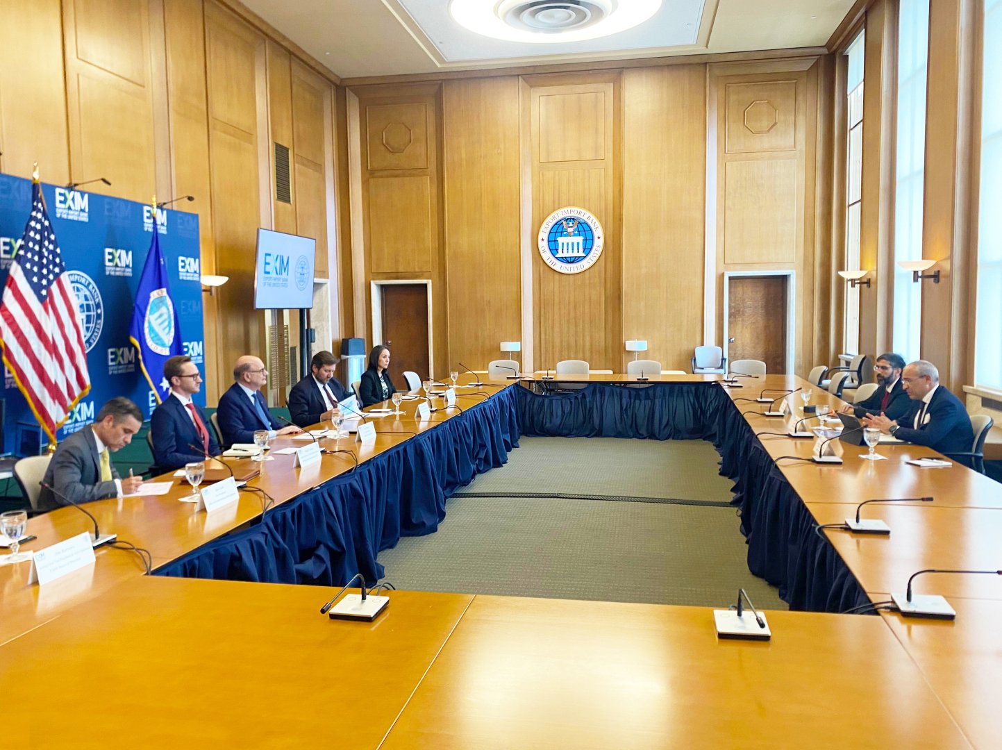 Azerbaijan, US hold exchange of views on expanding trade relations (PHOTO)