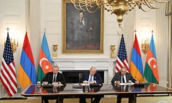 First Vice President Mehriban Aliyeva maskes post on President Ilham Aliyev's meeting with Donald Trump and Nikol Pashinyan in Washington (PHOTO)