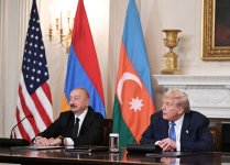 U.S. President Donald Trump delivers press statement at White House (PHOTO/VIDEO)