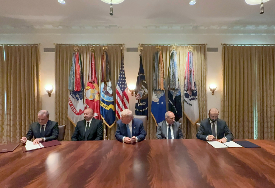 Foreign Ministers of Azerbaijan and Armenia initial peace agreement draft and sign joint appeal to OSCE Chairperson-in-Office